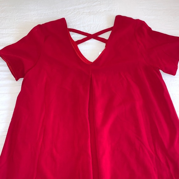 4/$25♦️Romeo&Juliet Couture Red Flowy Dress Top - Picture 2 of 4